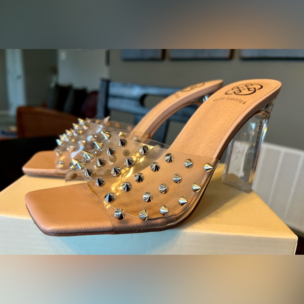 Brand New Women’s Daisy Fuentes Spike Heels Size 7